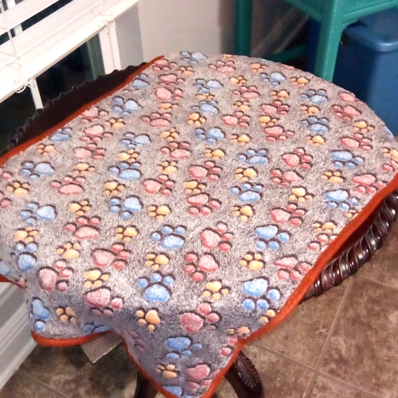 🆕 Pet Soft Blankets - Picture 1 of 3